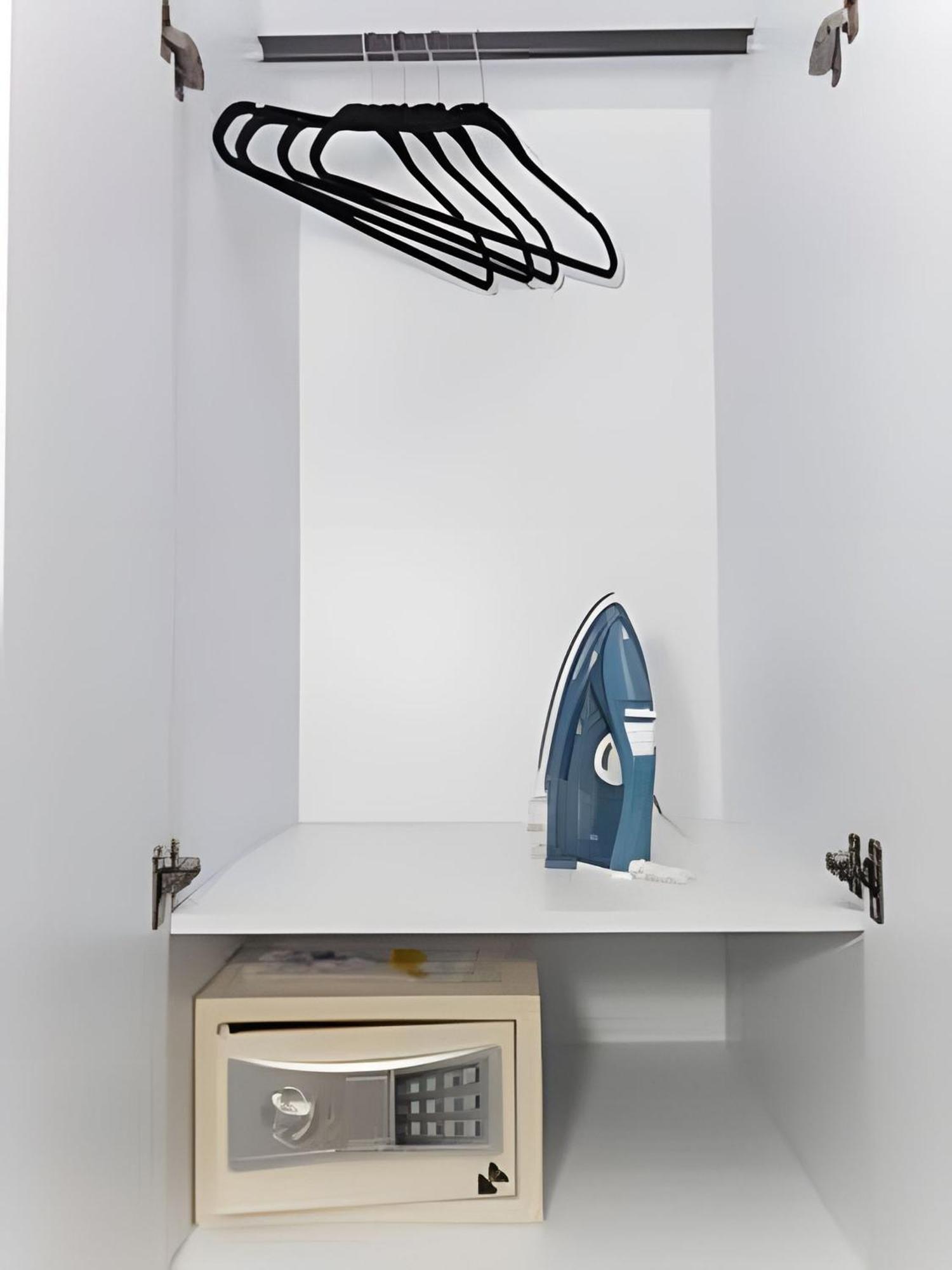 81 Living By Simple Appartement